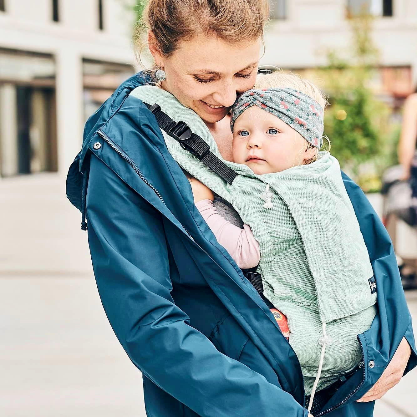 Manteau en laine de portage et grossesse – Mamalila – Framboise