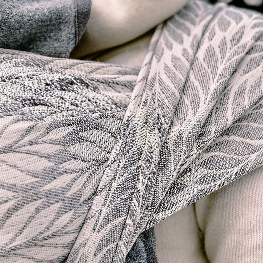 Babytragetuch Trias Whisper Triblend