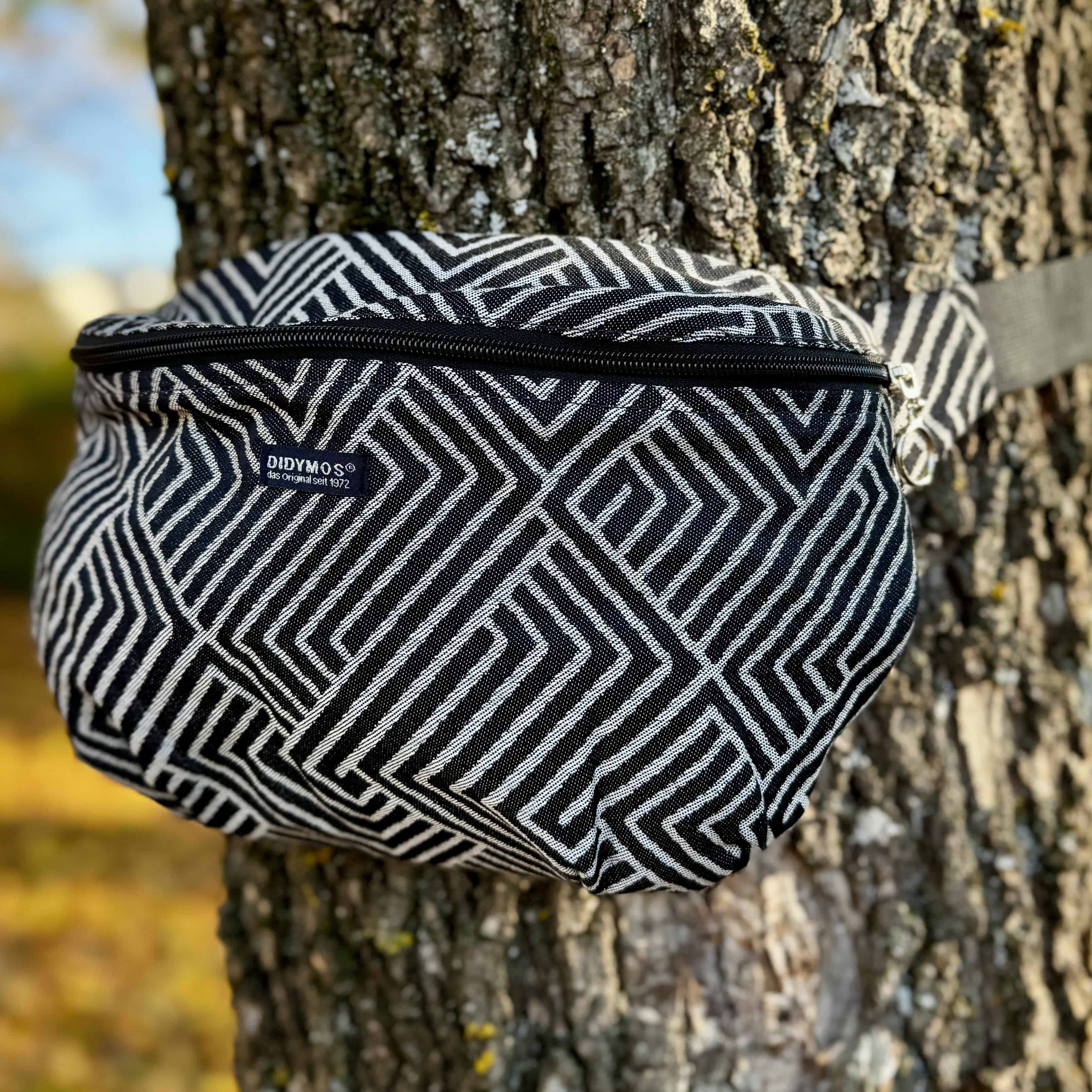 Moon Bag Metro Monochrom Moon Bag Metro Monochrom